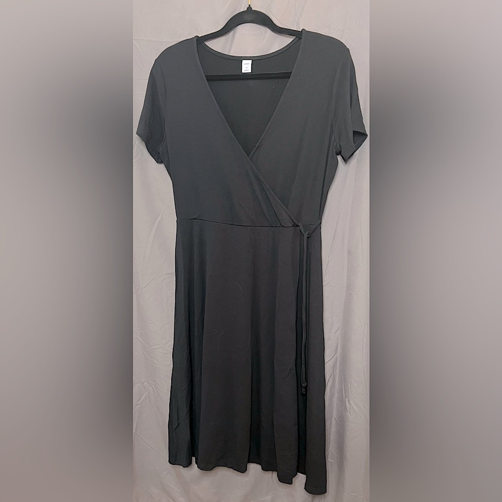 Old Navy women’s faux wrap dress